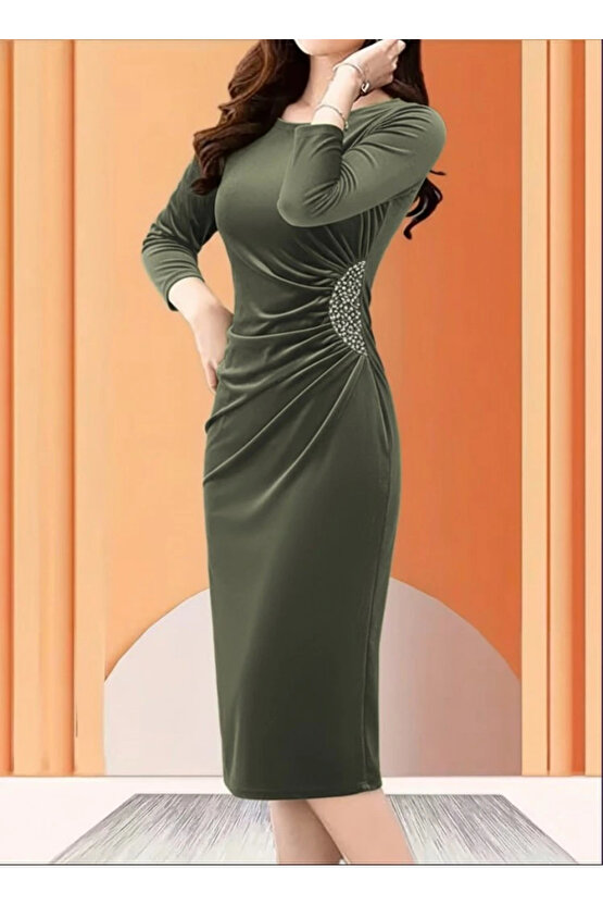 Kadın Uzun Kollu Bot Yaka Yanı Taş Detaylı Midi Kadife Elbise