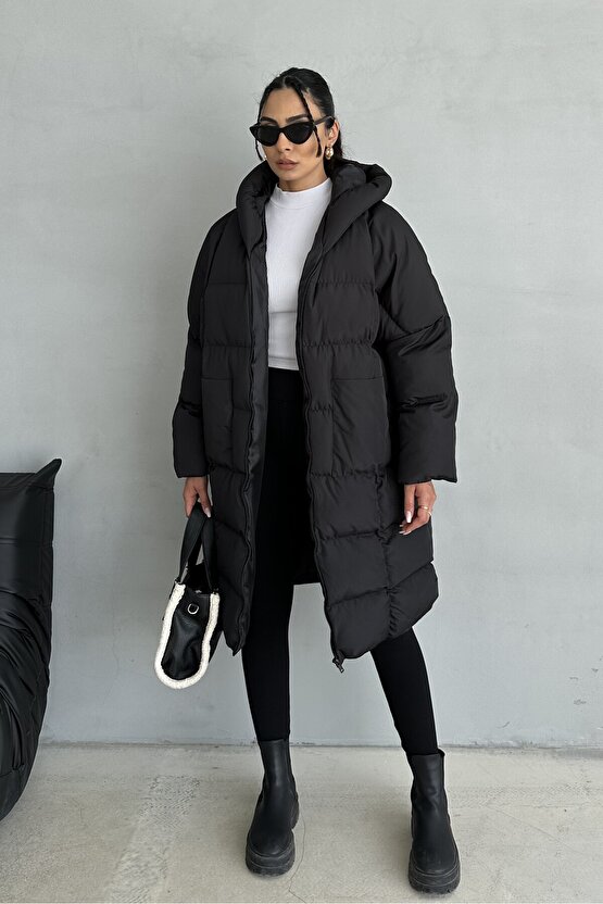Kadın Siyah Kapüşonlu Uzun Şişme Mont - Oversize Kalın Kaban Kışlık Su Geçirmez