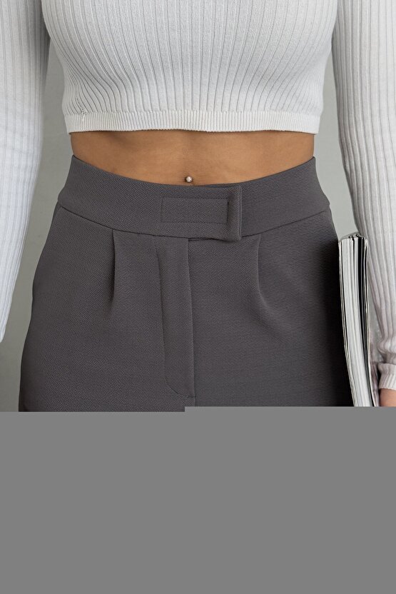 Kadın Kaşe Kaban – Siyah Yünlü Dokuma, Kruvaze Yaka, Astarlı, Cepli, Kuşaklı Uzun Boy Tesettür Uyuml