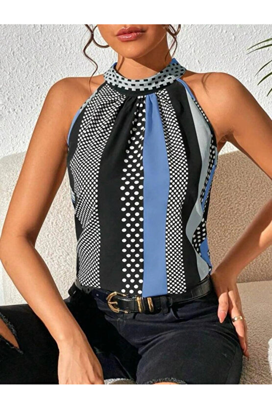 Kadın Yarım Balıkçı Yaka Kolsuz Mikro Bluz