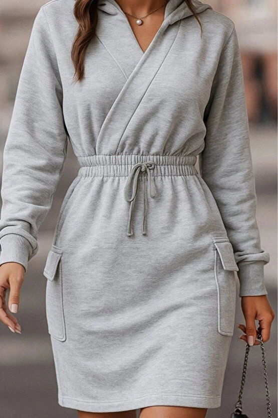 Kadın Uzun Kollu V Yakalı Kapşonlu Cep Detaylı şardonlu Iki Iplik Kısa Elbise