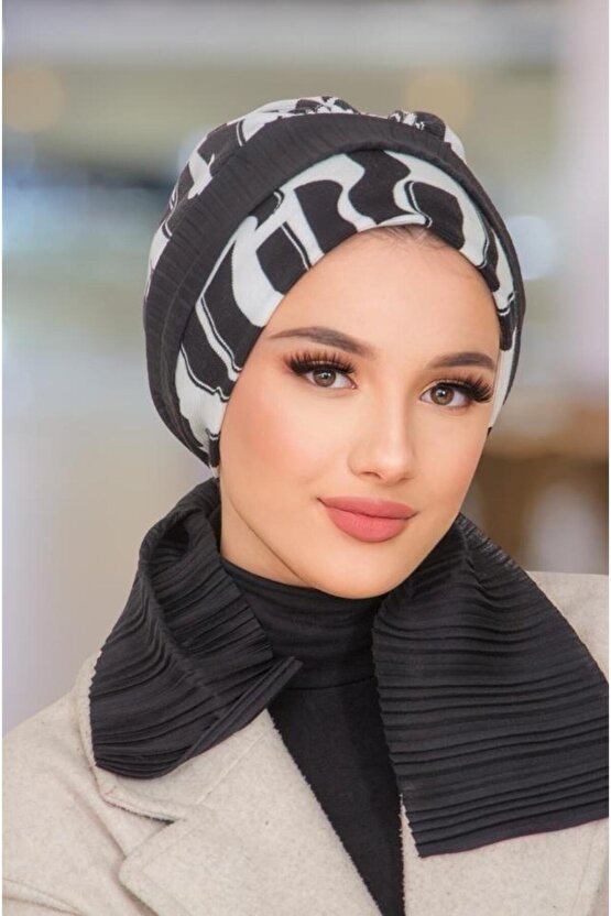 Siyah Beyaz Piliseli Fularlı Bone