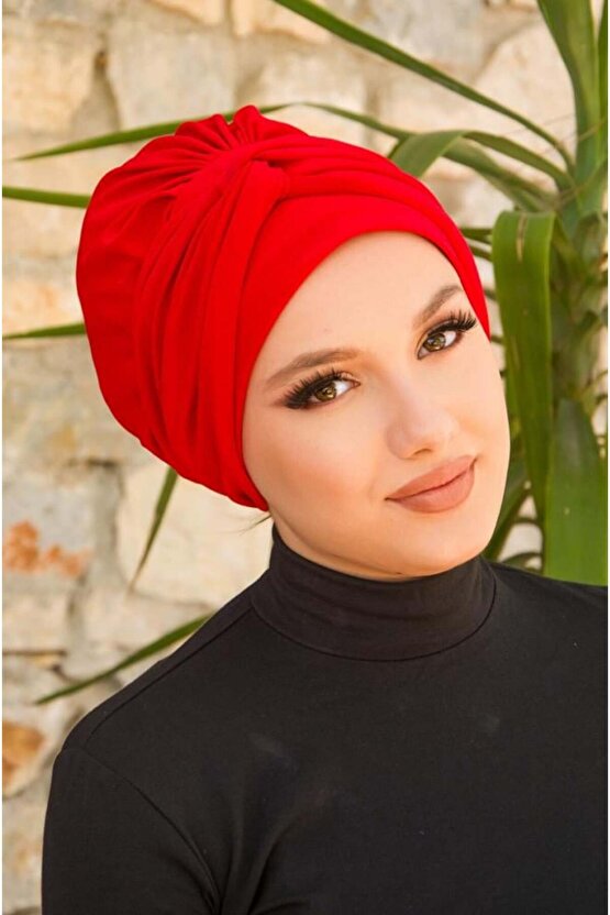 Kırmızı Burgu Detaylı Bone