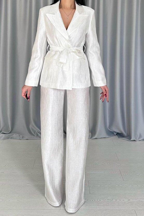 Ekru Beli Kuşaklı Ceket Ve Pantolon Parlak Takım