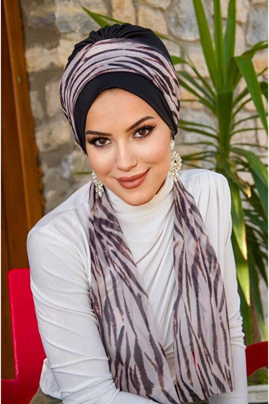 Siyah Zebra Desen Fularlı Bone