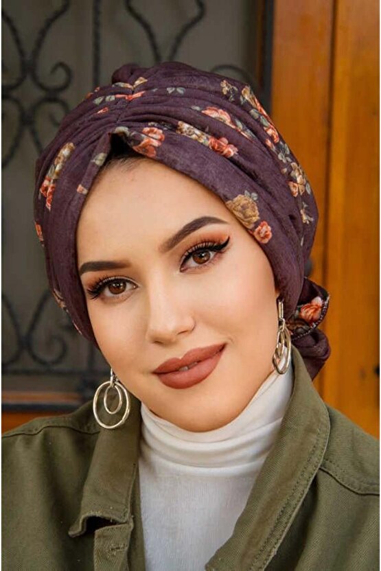 Kahve Çiçek Desen Tokalı Bone