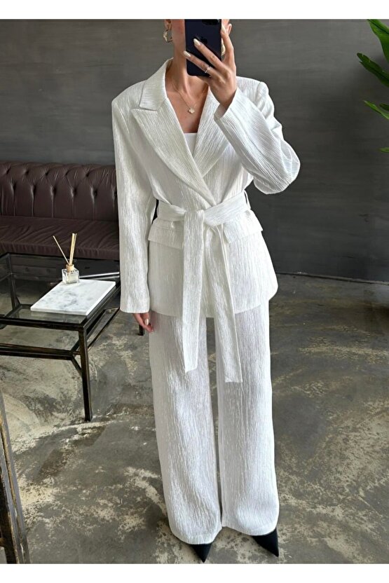 Ekru Beli Kuşaklı Ceket Ve Pantolon Parlak Takım