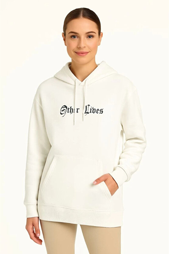 Oversize Üç İplik Şardonlu Kapüşonlu Sweatshirt – Beyaz Other Lives Ön Ve Arka Baskılı, Kanguru Ce
