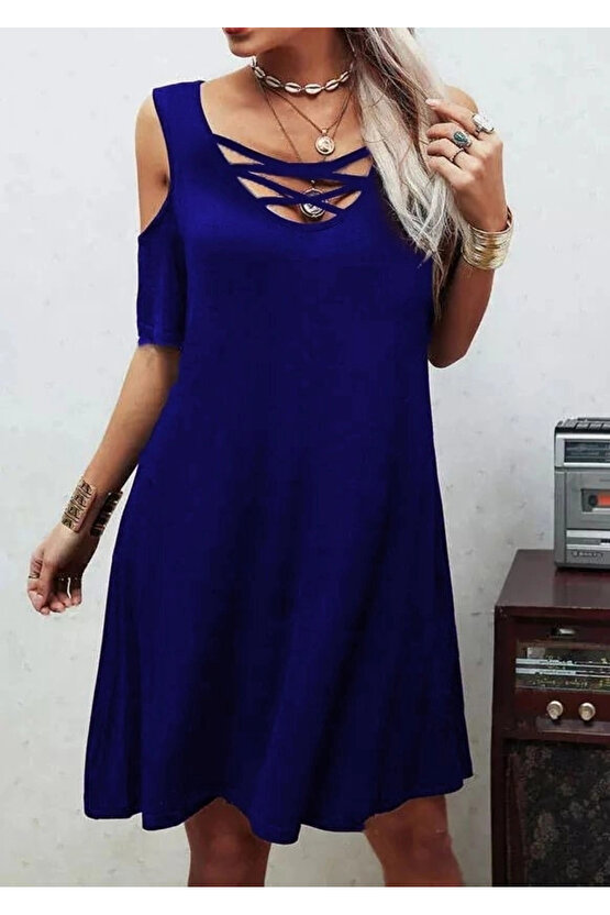 Dekolteli Bağcık Detay Viskon Kumaş Elbise