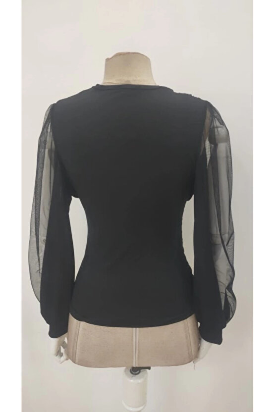 Kadın Uzun Yırtmaç Tül Detaylı Derin V Yakalı Sandy Bluz