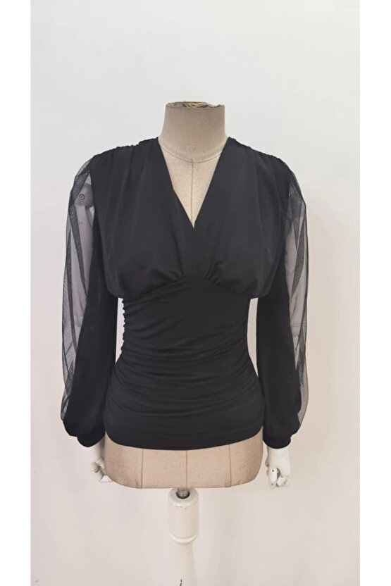 Kadın Uzun Yırtmaç Tül Detaylı Derin V Yakalı Sandy Bluz