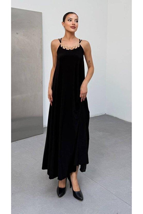 Kadın Omuz Askılı Kuş Gözü Zincir Detay Sandy Kumaş Maxi Boy Elbise