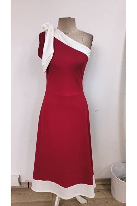 EQURİ Kadın Tek Omuzu Açık Omuzlardan Kurdela Detaylı çift Renkli Ithal Krep Elbise