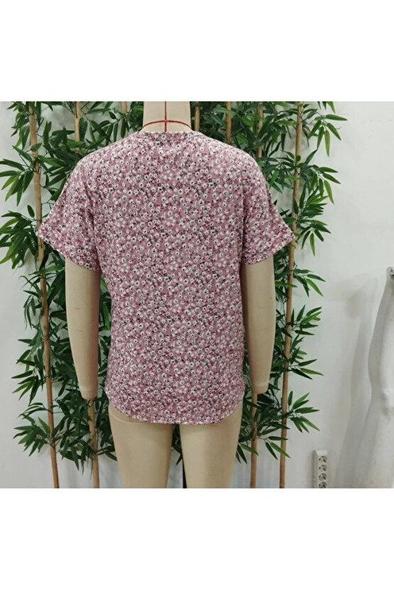 Kadın Kısa Kollu çentikli V Yaka Ve Düğme Detaylı çiçek Desenli Süprem Bluz