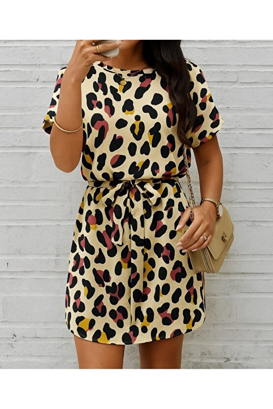 EQURİ Kadın Kısa Kollu Yuvarlak Yaka Beli Kuşaklı Geometrik Desenli Süprem Elbise