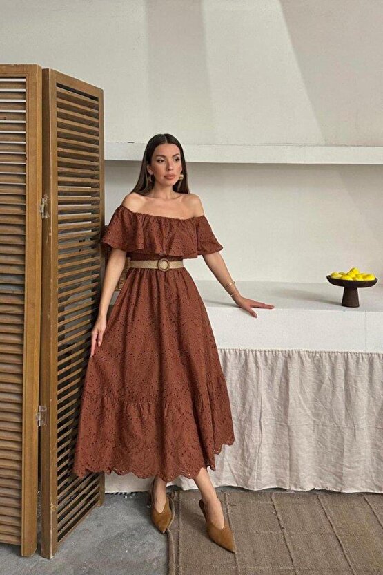 Kahverengi Omzu Lastikli Brode Elbise