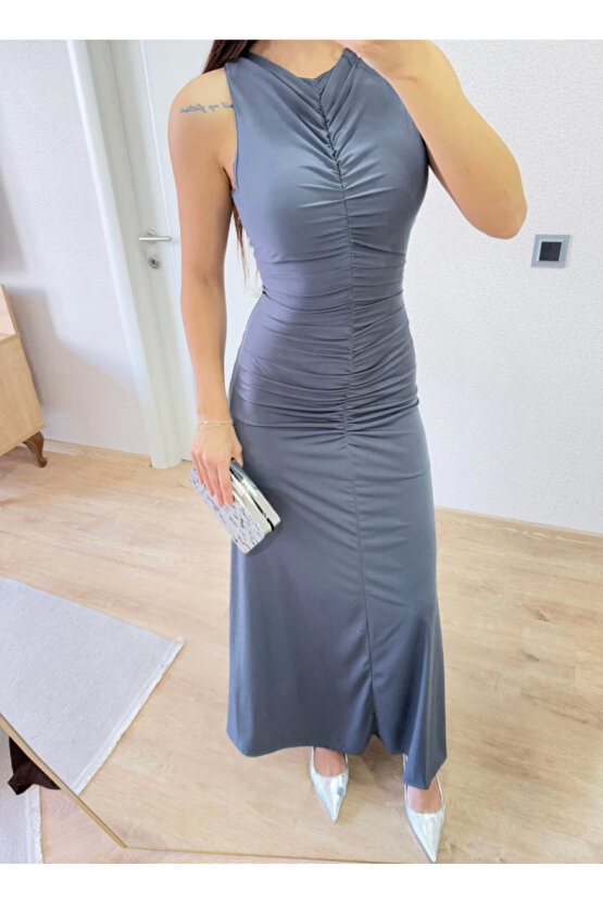 Kolsuz Büzgülü Uzun Elbise - Füme