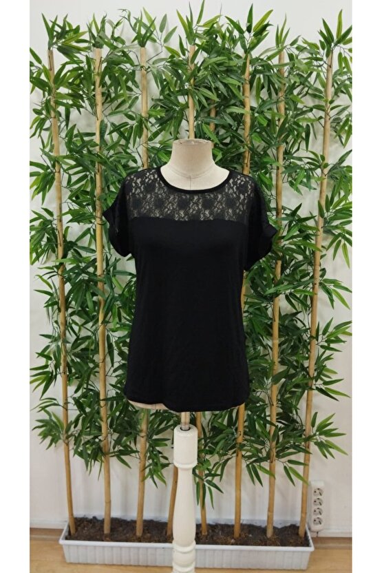 Kadın Kısa Kollu Bisiklet Yaka Dantel Detaylı Viskon Bluz