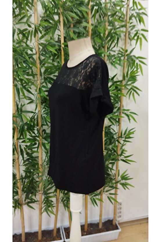 Kadın Kısa Kollu Bisiklet Yaka Dantel Detaylı Viskon Bluz