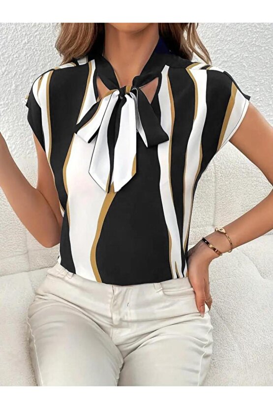 Kadın Kısa Kollu Boyundan Bağlamalı Desenli Dokuma Bluz