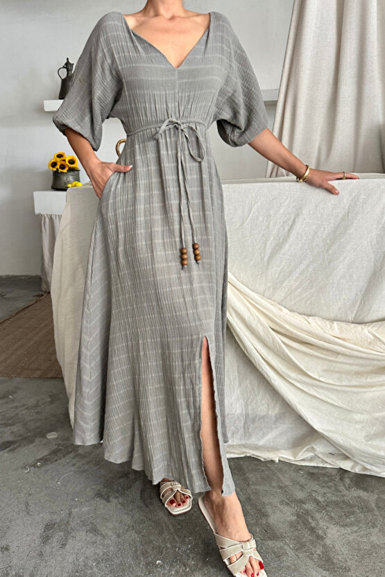 EQURİ V YAKA BEL BONCUK BAĞLAMALI MÜSLİN ELBİSE YIRTMAÇ DETAYLI - Gri