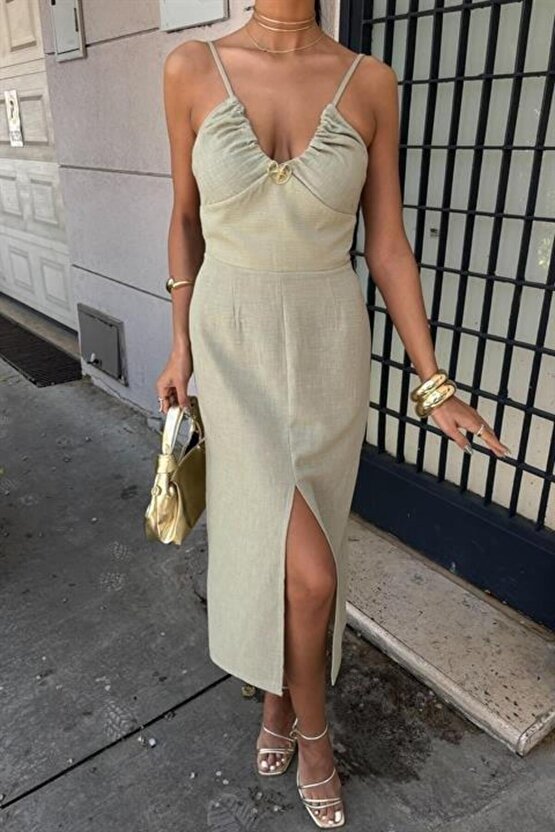 Göğsü Aksesuarlı Önü Yırtmaçlı Elbise 2899