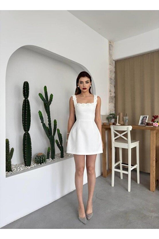 Alyosa Çiçek Detaylı Elbise