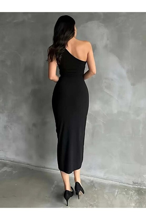 Kadın Tek Omuzu Açık Büzgülü Yandan Yırtmaçlı Uzun Sandy Elbise