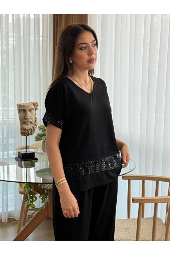 Kadın Kısa Kollu V Yakalı Pul Payetli Viskon Iki Iplik Bluz Ve Pantolon Ikili Takım