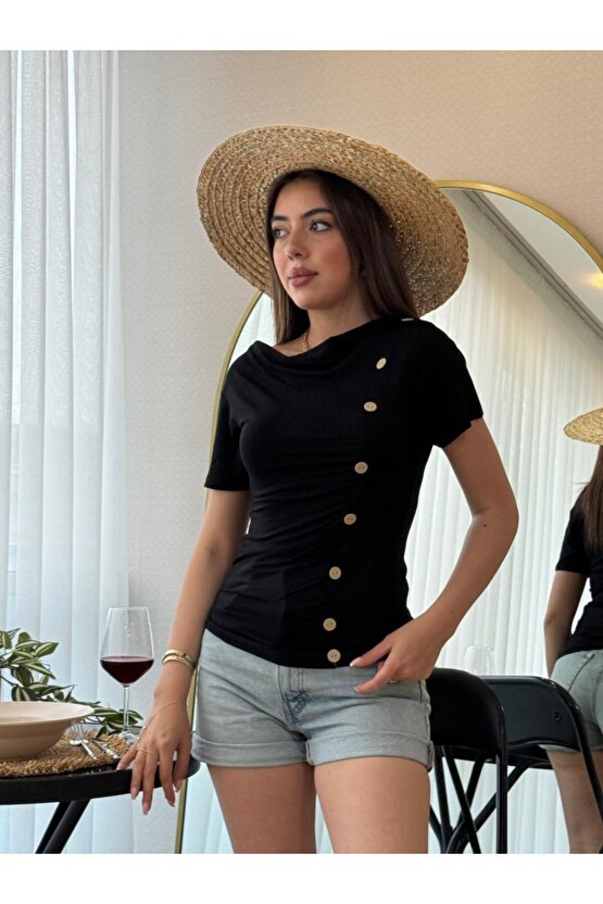 Kadın Kısa Kollu Degaje Yaka Düğme Detay Viskon Bluz