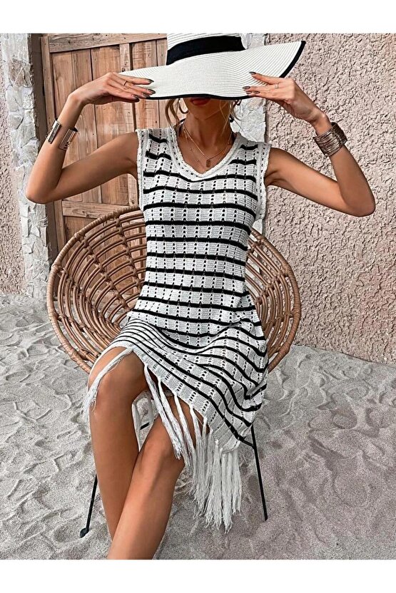 Kadın Kolsuz V Yaka Eteği Püsküllü çizgi Desen Triko Elbise