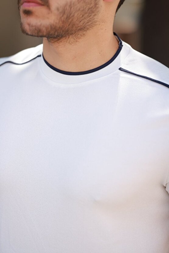 Erkek Omuzlar çizgi Detaylı Kısa Kollu T-shirt