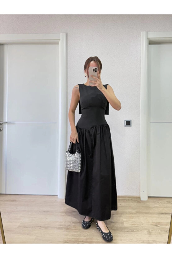 Arkası Kanatlı Uzun Elbise- Siyah