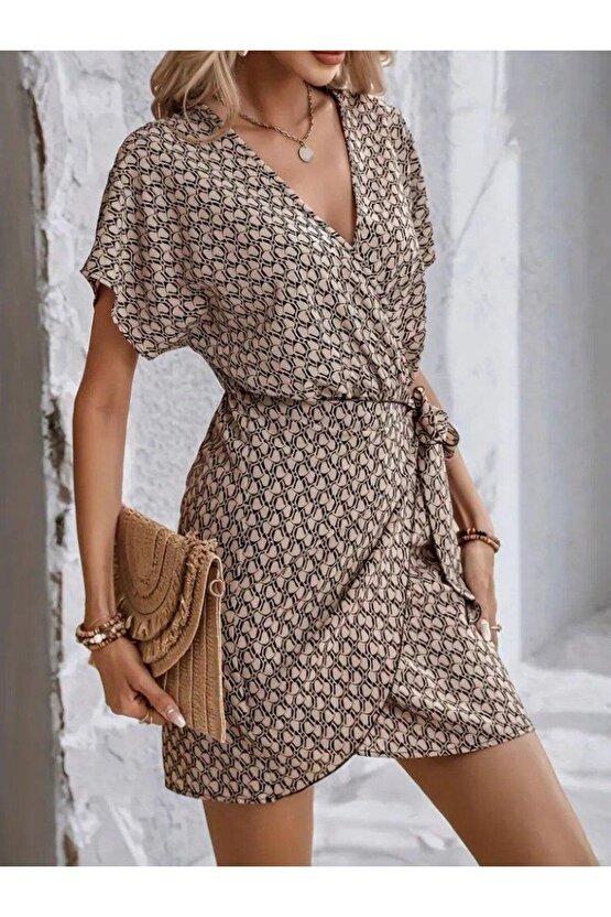 Kadın Kısa Yarasa Kollu önden Kruvaze Yaka Detaylı önden Bağlamalı Desenli Süprem Elbise