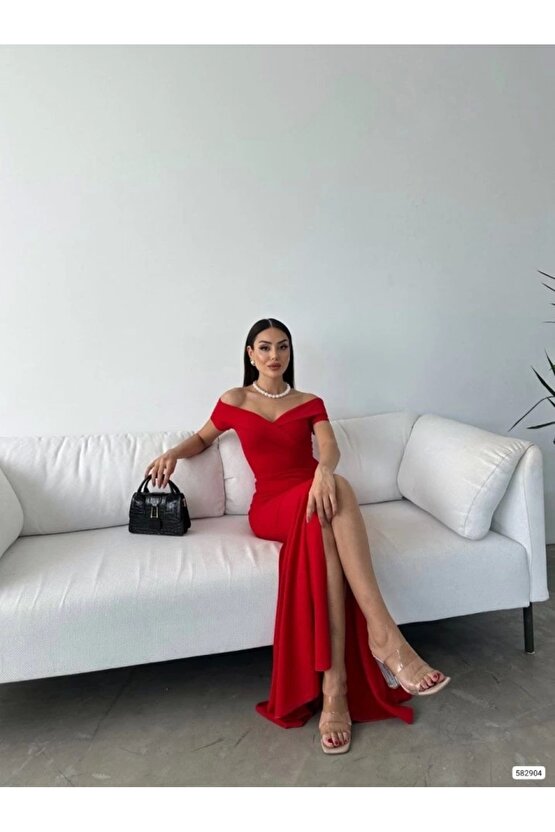 Kadın Dalgıç Kumaş Kayık Yaka Ve Dekolte Detaylı Elbise