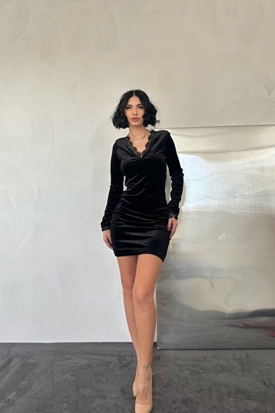 iyah Yaka Ve Kol Dantelli ini Elbise