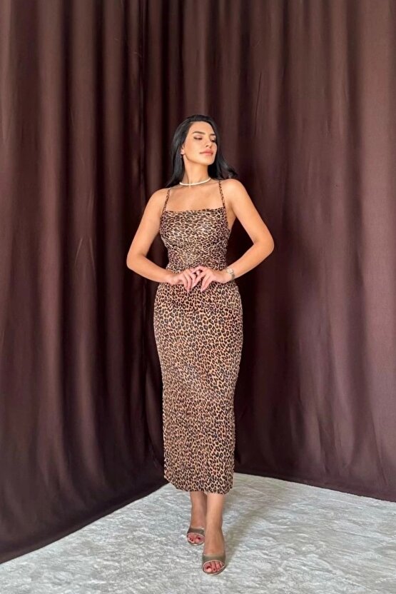 Leopar Sırt Detaylı Leopar Desenli Saten Elbise