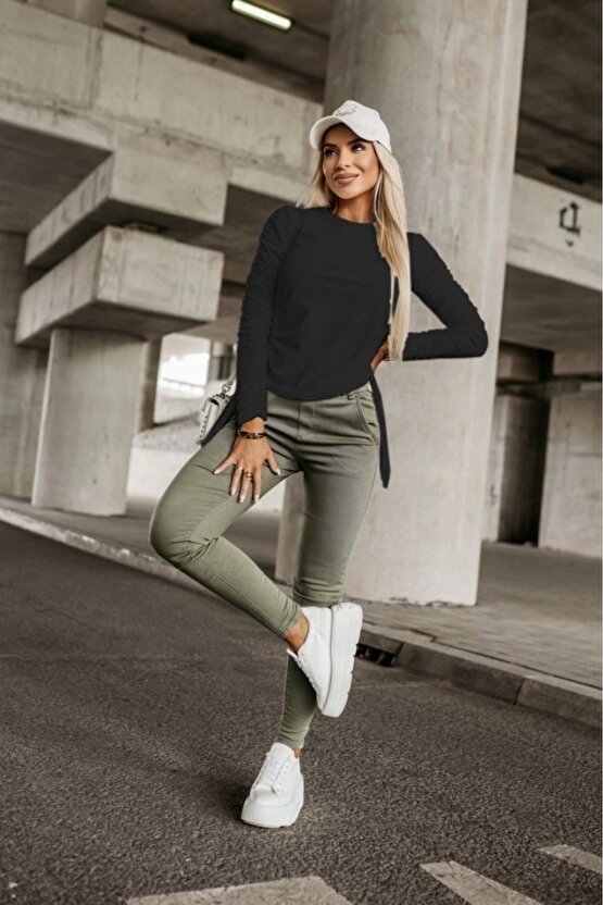 Kadın Uzun Kollu Bisiklet Yaka Yanları Ve Kolları Büzgülü Kadife Bluz