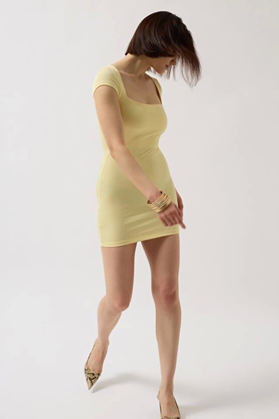 Pencere Detay ini Dekolte Elbise