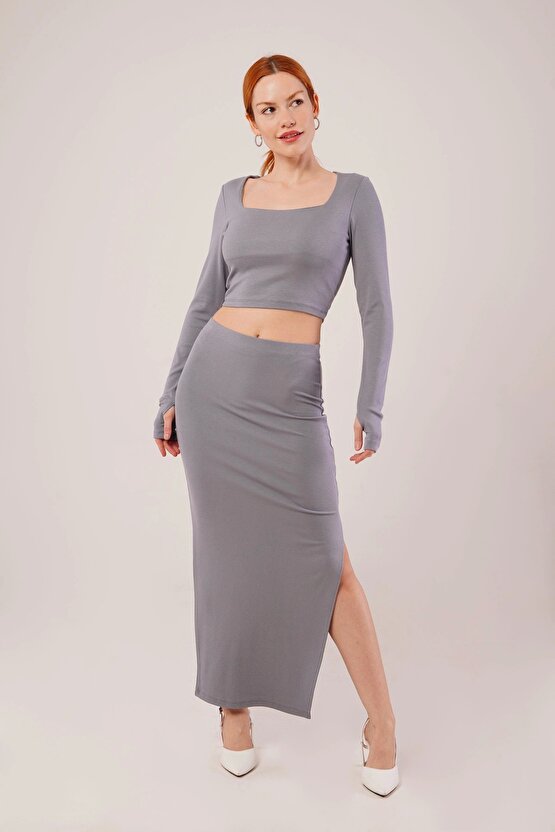 Kare Yaka Bluz Ve Yırtmaç Detaylı Etek İkili Gri Takım