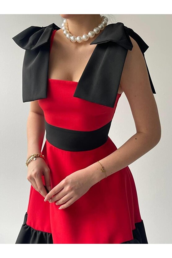 Miron Omuz Fiyonklu Elbise