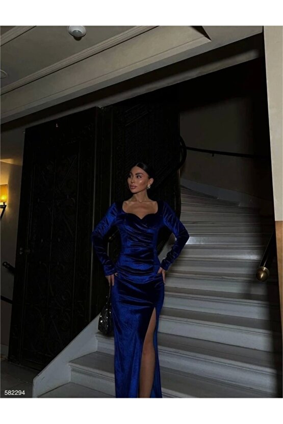 Kadın Kadife Kumaş Kalp Yaka Yırtmaç Detaylı axi Boy Elbise