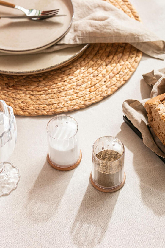 Şeffaf Kristal Tuzluk & Biberlik Seti – Ahşap Tabanlı, Modern Masaüstü Sunum