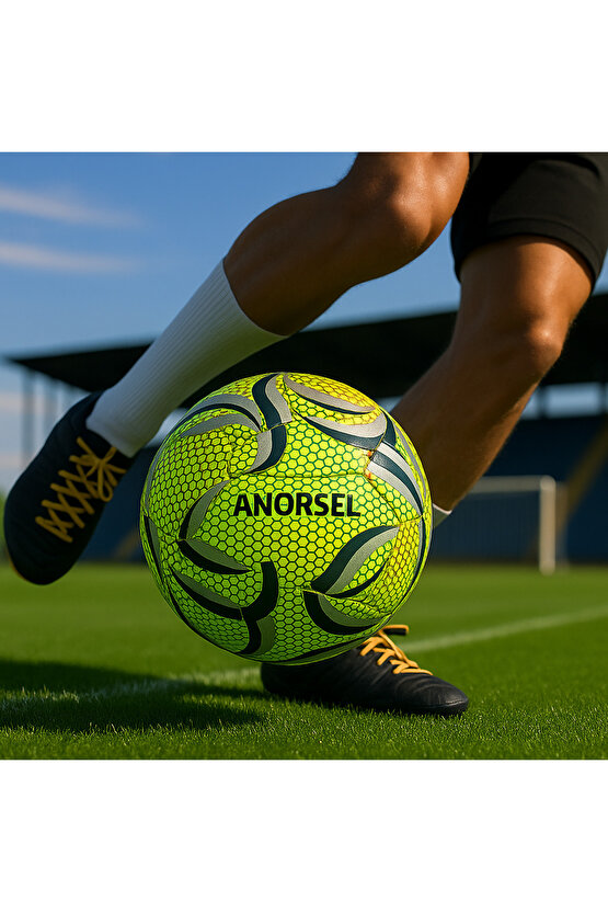 Karanlıkta Parlayan Işıldayan Orjinal Futbol Topu 2
