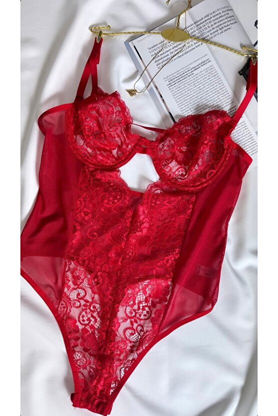 Derin Dekolteli Transparan Dantelli Bodysuit