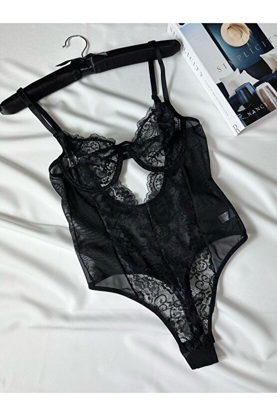 Siyah Dantelli Balenli Balkonet Bodysuit