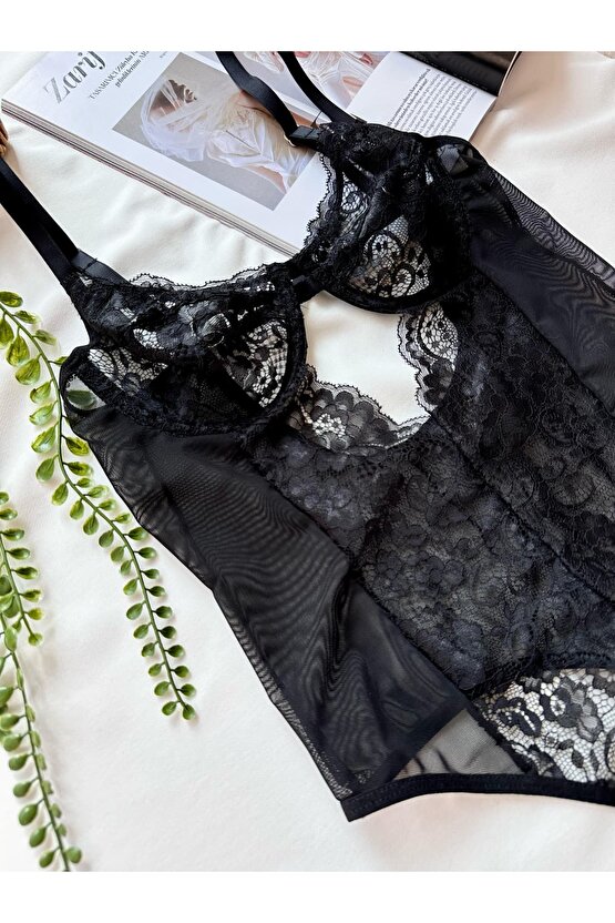 Siyah Dantelli Balenli Balkonet Bodysuit