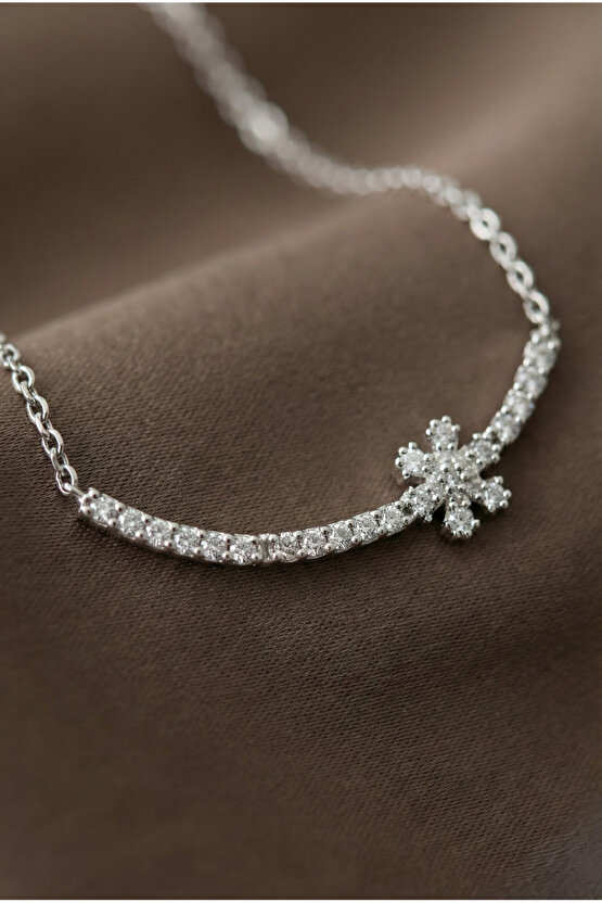 Ince Çizgili Kar Tanesi Kolye