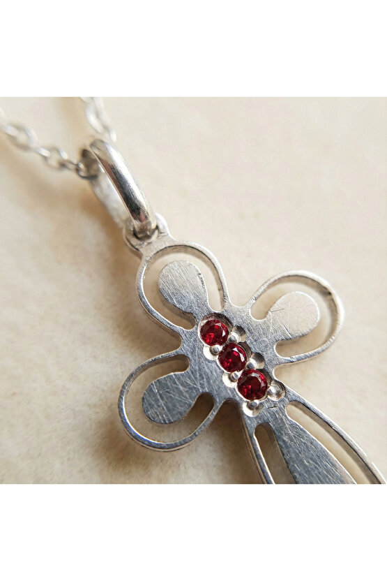 Kırmızı Taşlı Haç Kolye