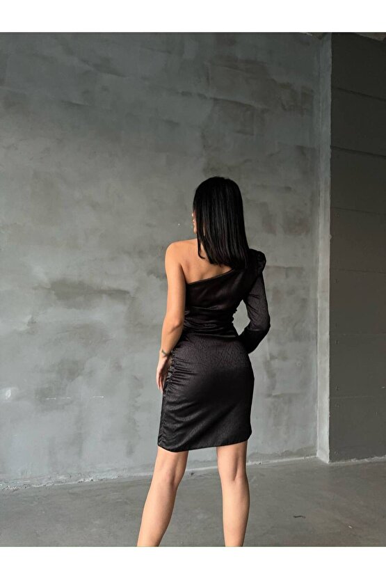 Tek Omuz Desenli Dantel Siyah Elbise